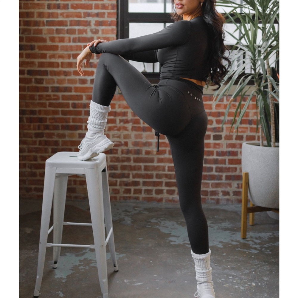 Balance Athletica Cloud Pant Midnight Silver Logo